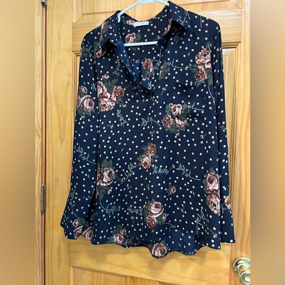 Pleione size M floral print navy blouse